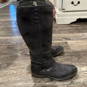 ROAN Bed Stu’s Gray/White color.